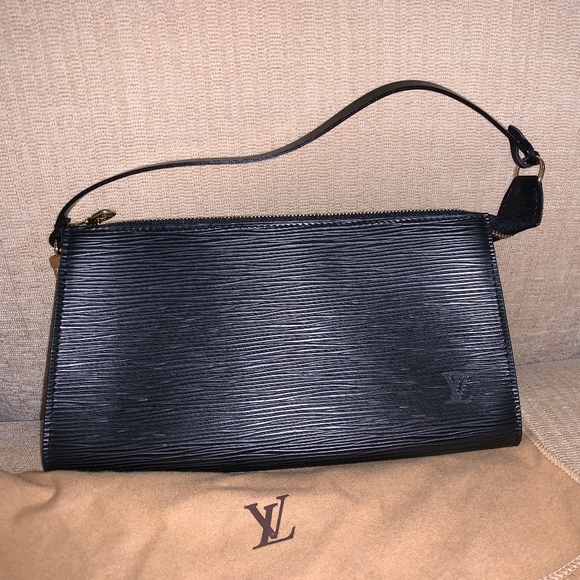 Louis Vuitton Handbags - Louis Vuitton Epi Pochette